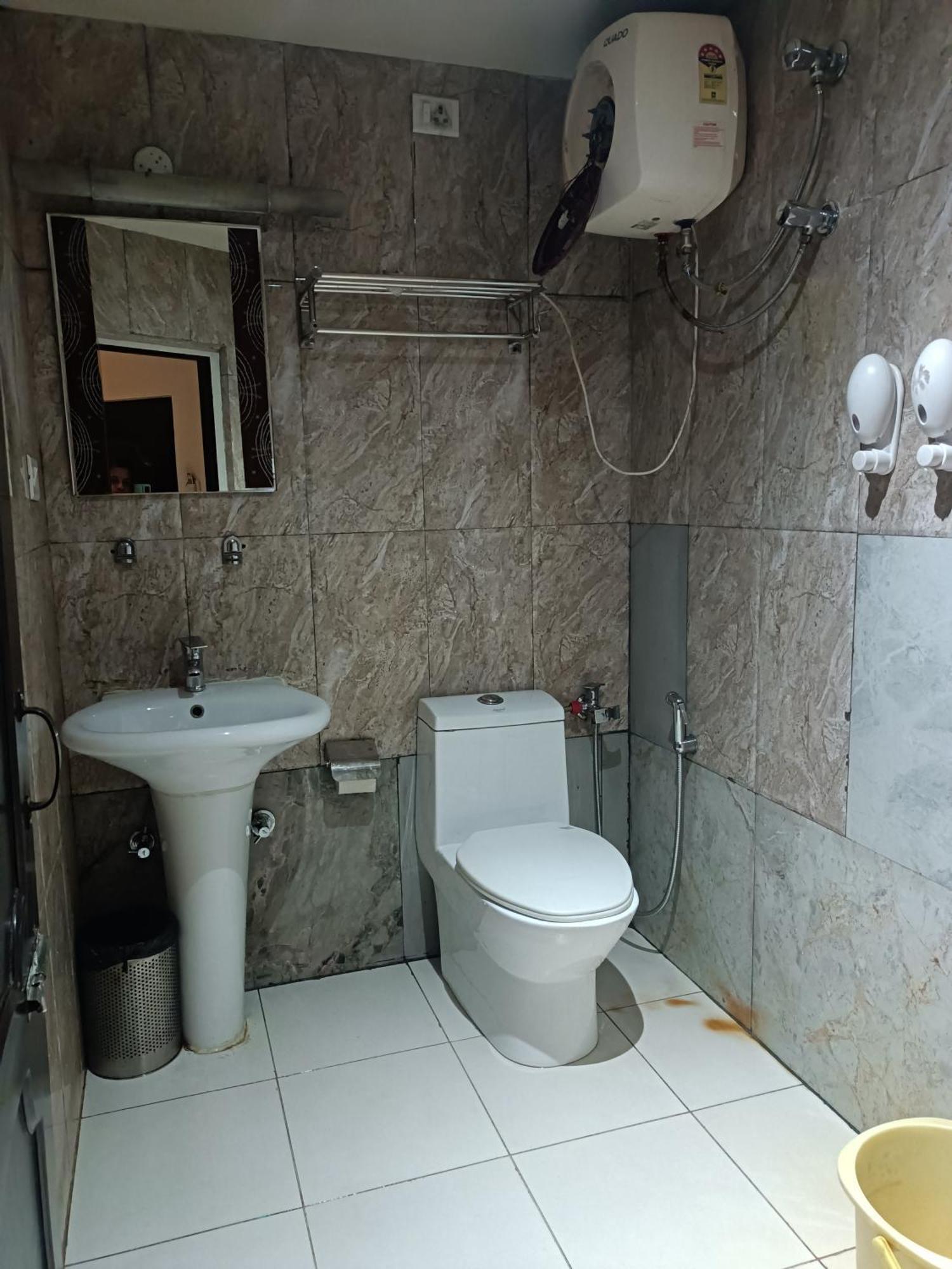 Hotel Serene Shillong Eksteriør bilde